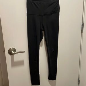 Black yogalicious legging size XS